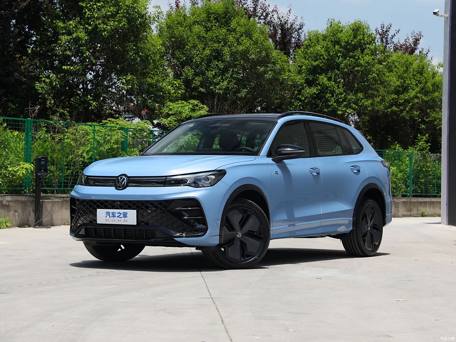 Volkswagen Tiguan L Pro